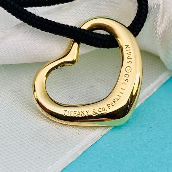 Tiffany & Co 18k Open Heart Elsa Peretti necklace box - Picture 3 of 6